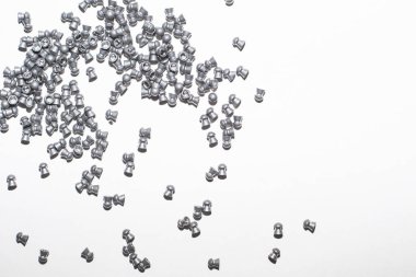 4.5 kalibrelik bir tüfekten çıkan kurşun mermiler..