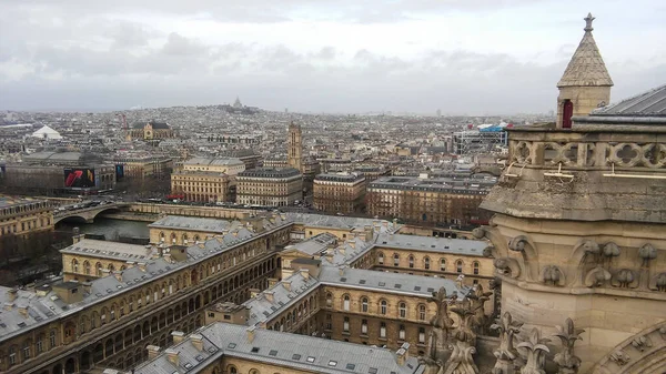 Вид сверху с крыши Нотр-Дам в Париже, Рождество 2018 года — стоковое фото