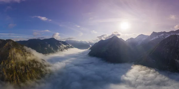 Vista Aérea Sobre Nuvens Nevoeiro Terra Montanhas Tirol Nascer Sol — Fotografia de Stock