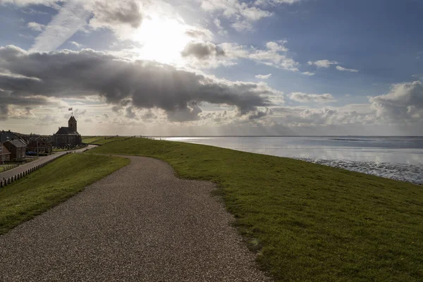 Vacker Utsikt Över Havet Och Vågbrytare Vid Lågvatten Wierum Nederländerna — Stockfoto