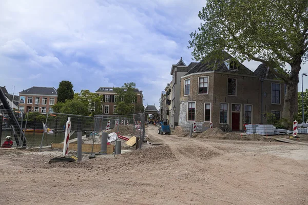 Tilt Mora Uma Rua Dordrecht Holanda Rua Está Ser Reparada — Fotografia de Stock