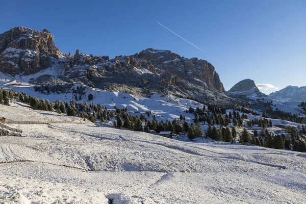 Picos Nevados Las Montañas Italianas Dolomitas Tiro Día —  Fotos de Stock