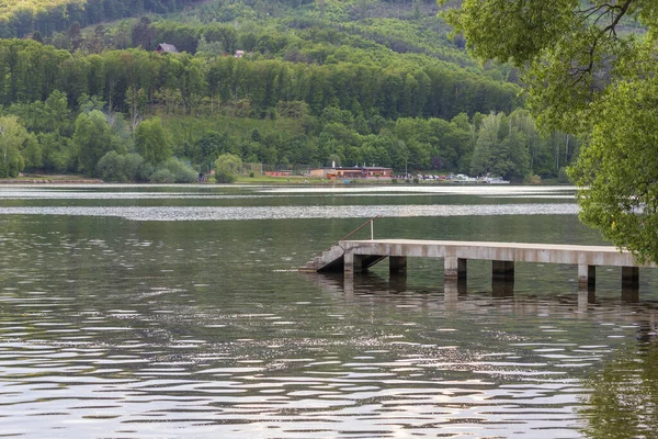 Çek Cumhuriyeti Nde Brno Barajı Avrupa Sudaki Beton Iskeleyi Görebilirsin — Stok fotoğraf