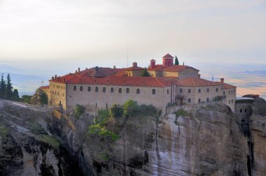 meteora manastırları