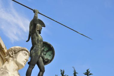 Leonidas heykeli,