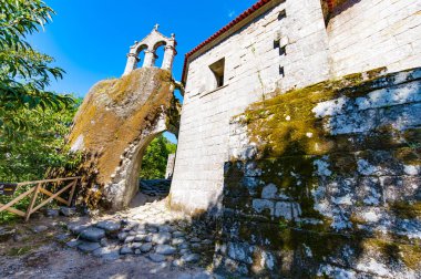 San Pedro Manastırı kayaçların