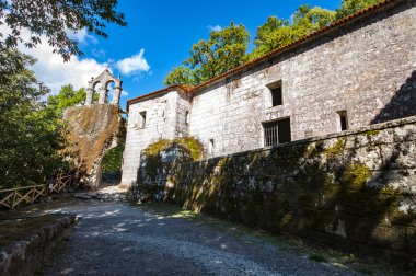 San Pedro Manastırı kayaçların