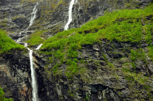 Cascate Nei Fiordi Della Norvegia — Foto Stock