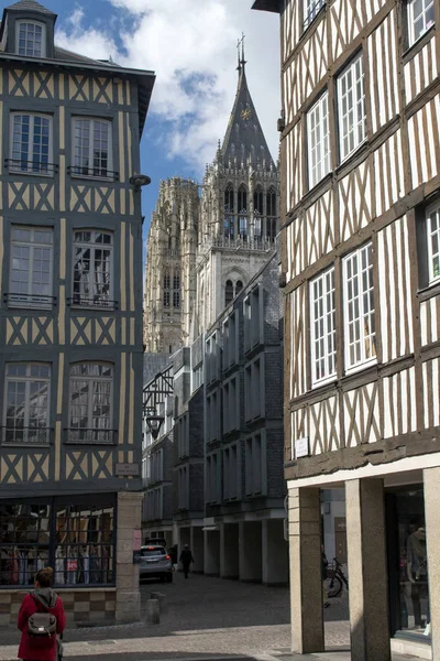 La ciudad de Rouen, la catedral y los hoiuses de madera —  Fotos de Stock