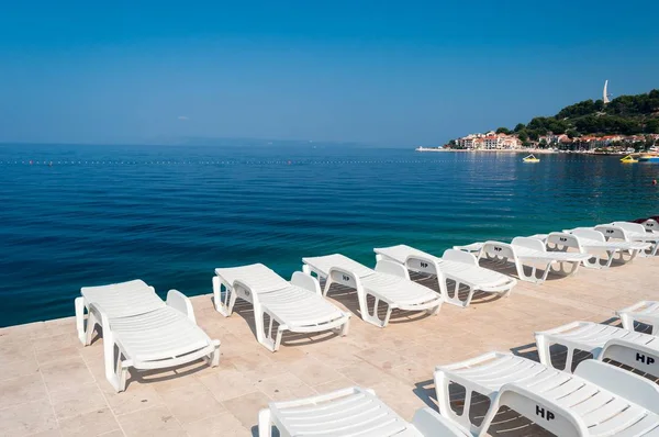 Adriatiska havet på podgora i Kroatien — Stockfoto