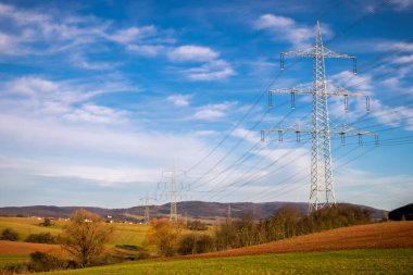 Almanya 'nın kırsal kesiminde elektrik hatları