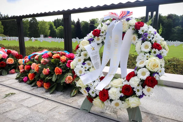 Flores Grinaldas Luxemburgo American Cemetery Memorial Durante Fim Semana Memorial — Fotografia de Stock