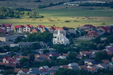 Havadan uzak mesafe görünümü küçük bir Avrupa kenti