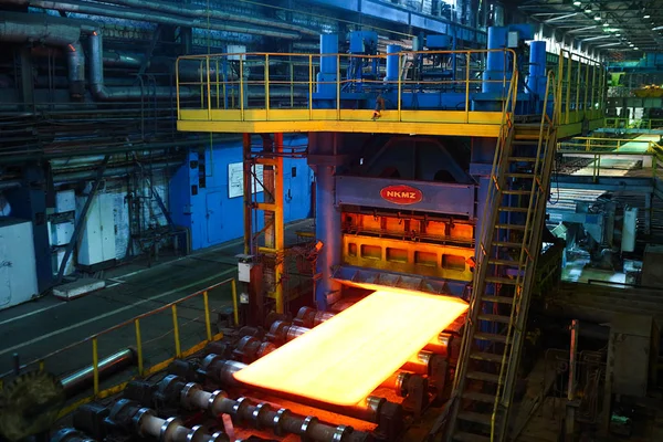 Düzleştirme makine çelik fabrikası için plaka. Haddelenmiş plaka.