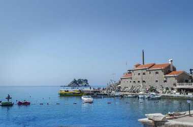 Bay Petrovac olduğunu. Karadağ