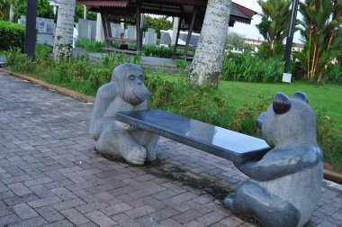 Kuching, Sarawak / Malezya - 8 Ekim 2019: Song Road, Kuching, Sarawak 'taki Malezya-Çin Dostluk Parkı