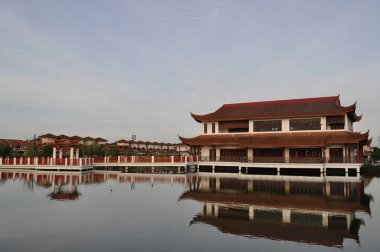 Kuching, Sarawak / Malezya - 8 Ekim 2019: Song Road, Kuching, Sarawak 'taki Malezya-Çin Dostluk Parkı