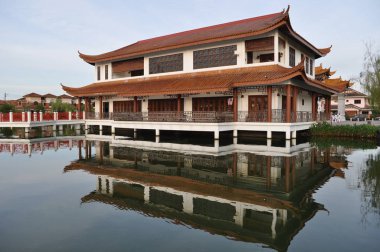 Kuching, Sarawak / Malezya - 8 Ekim 2019: Song Road, Kuching, Sarawak 'taki Malezya-Çin Dostluk Parkı