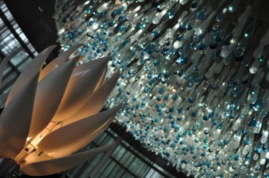 Marina Körfezi, Singapur Şehri / Singapur - 9 Eylül 2019: Marina Körfezi Sands Oteli ve Alışveriş Bölgesi