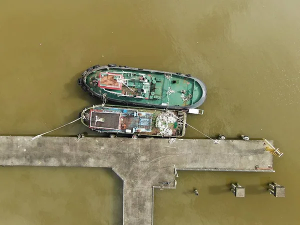 Een Top Zicht Van Een Schip Een Haven Pier Kuching — Stockfoto