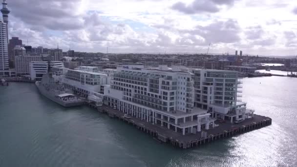 新西兰奥克兰高架桥港 2019年12月29日 环绕新西兰北部岛屿的高架桥港 公主码头 温雅德 圣玛丽湾和威斯特萨文的美丽景色 — 图库视频影像