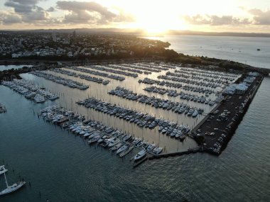 Viyadük Limanı, Auckland / Yeni Zelanda - 29 Aralık 2019: Viyaduct Limanı, Prenses Rıhtımı, marina Körfezi, Wynyard, St Marys Körfezi ve Westhaven, Yeni Zelanda 'nın tamamı