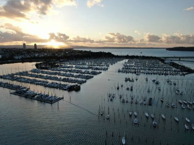 Viyadük Limanı, Auckland / Yeni Zelanda - 29 Aralık 2019: Viyaduct Limanı, Prenses Rıhtımı, marina Körfezi, Wynyard, St Marys Körfezi ve Westhaven, Yeni Zelanda 'nın tamamı