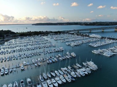 Viyadük Limanı, Auckland / Yeni Zelanda - 29 Aralık 2019: Viyaduct Limanı, Prenses Rıhtımı, marina Körfezi, Wynyard, St Marys Körfezi ve Westhaven, Yeni Zelanda 'nın tamamı