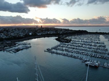 Viyadük Limanı, Auckland / Yeni Zelanda - 29 Aralık 2019: Viyaduct Limanı, Prenses Rıhtımı, marina Körfezi, Wynyard, St Marys Körfezi ve Westhaven, Yeni Zelanda 'nın tamamı