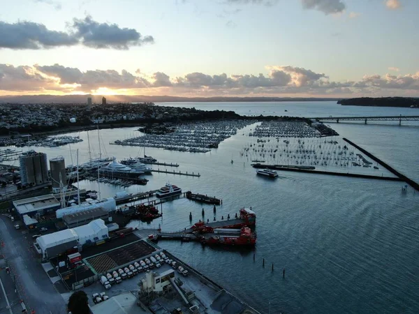 Viyadük Limanı, Auckland / Yeni Zelanda - 29 Aralık 2019: Viyaduct Limanı, Prenses Rıhtımı, marina Körfezi, Wynyard, St Marys Körfezi ve Westhaven, Yeni Zelanda 'nın tamamı