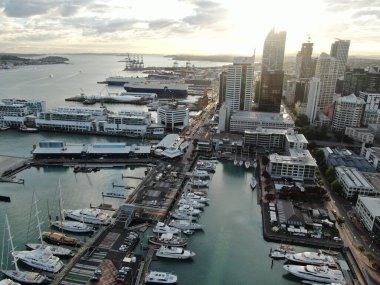 Viyadük Limanı, Auckland / Yeni Zelanda - 29 Aralık 2019: Viyaduct Limanı, Prenses Rıhtımı, marina Körfezi, Wynyard, St Marys Körfezi ve Westhaven, Yeni Zelanda 'nın tamamı