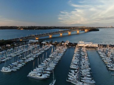 Viyadük Limanı, Auckland / Yeni Zelanda - 29 Aralık 2019: Viyaduct Limanı, Prenses Rıhtımı, marina Körfezi, Wynyard, St Marys Körfezi ve Westhaven, Yeni Zelanda 'nın tamamı