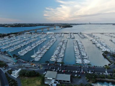 Viyadük Limanı, Auckland / Yeni Zelanda - 29 Aralık 2019: Viyaduct Limanı, Prenses Rıhtımı, marina Körfezi, Wynyard, St Marys Körfezi ve Westhaven, Yeni Zelanda 'nın tamamı