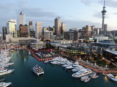 Viyadük Limanı, Auckland / Yeni Zelanda - 29 Aralık 2019: Viyaduct Limanı, Prenses Rıhtımı, marina Körfezi, Wynyard, St Marys Körfezi ve Westhaven, Yeni Zelanda 'nın tamamı