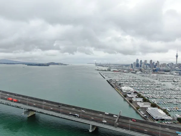 2019年12月30日 オークランド港橋 マリーナベイ ビーチ オークランドの一般的な街並みニュージーランド — ストック写真