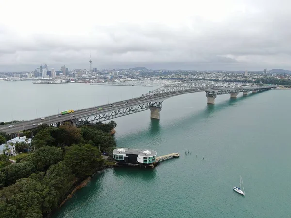 2019年12月30日 オークランド港橋 マリーナベイ ビーチ オークランドの一般的な街並みニュージーランド — ストック写真