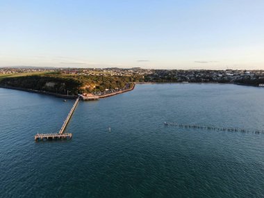 Viaduct Harbour, Auckland / Yeni Zelanda - 29 Aralık 2019: The Judges Bay, Okahu Bay ve Hobson Bay marina körfezleri ve tekne kulüpleriyle birlikte