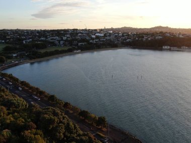Viaduct Harbour, Auckland / Yeni Zelanda - 29 Aralık 2019: The Judges Bay, Okahu Bay ve Hobson Bay marina körfezleri ve tekne kulüpleriyle birlikte