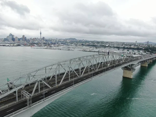 2019年12月30日 オークランド港橋 マリーナベイ ビーチ オークランドの一般的な街並みニュージーランド — ストック写真