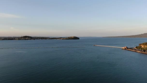 新西兰奥克兰高架港 2019年12月29日 法官湾 奥胡岛湾和霍布森湾以及码头和划船俱乐部 — 图库视频影像