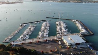 Viyadük Limanı, Auckland / Yeni Zelanda - 29 Aralık 2019: Viyaduct Limanı, Prenses Rıhtımı, marina Körfezi, Wynyard, St Marys Körfezi ve Westhaven, Yeni Zelanda 'nın tamamı