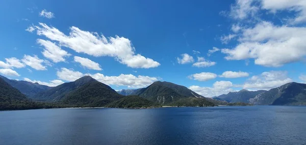 Majestic Mountains Dramatic Waterfall Milford Sound Doubtful Sound Fjord New — стокове фото