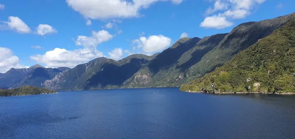 Las Majestuosas Montañas Las Dramáticas Cascadas Del Sonido Milford Fiordo — Foto de Stock