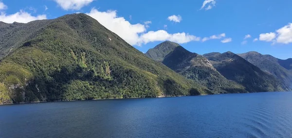 Majestic Mountains Dramatic Waterfalls Milford Sound Doubtful Sound Fjord Νέα — Φωτογραφία Αρχείου