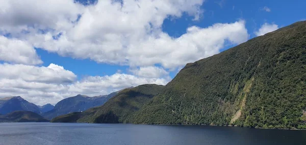 Majestic Mountains Dramatic Waterfall Milford Sound Doubtful Sound Fjord New — стокове фото