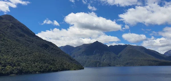 Majestic Mountains Dramatic Waterfall Milford Sound Doubtful Sound Fjord New — стокове фото