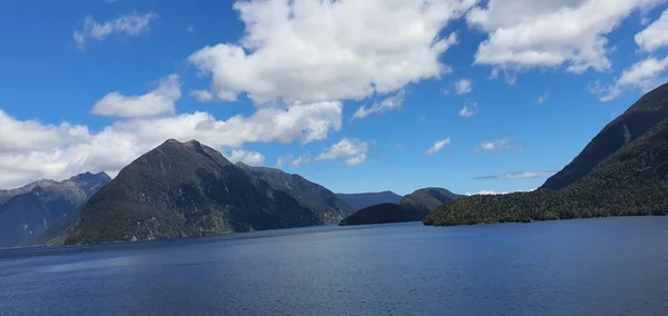 Majestueuze Bergen Dramatische Watervallen Van Milford Sound Twijfelachtige Sound Fjord — Stockfoto
