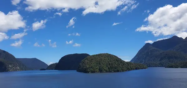 Majestic Mountains Dramatic Waterfalls Milford Sound Doubtful Sound Fjord Νέα — Φωτογραφία Αρχείου