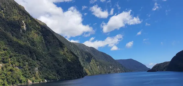 Majestueuze Bergen Dramatische Watervallen Van Milford Sound Twijfelachtige Sound Fjord — Stockfoto