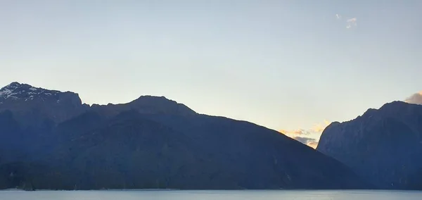 Las Majestuosas Montañas Las Dramáticas Cascadas Del Sonido Milford Fiordo —  Fotos de Stock